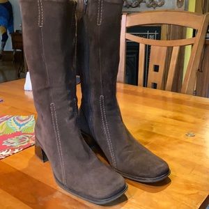 La Canadienne Suede Boots -size 9